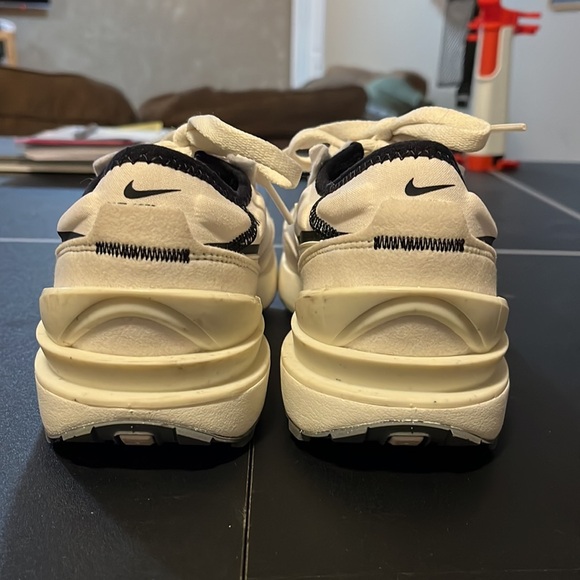 Nike Waffle One main image 4
